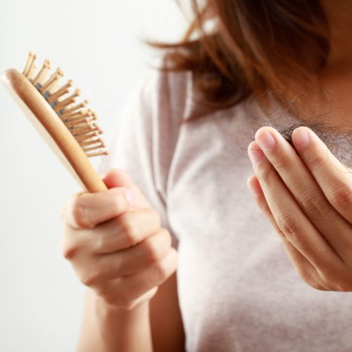 health-problems-women-hair-loss (1)